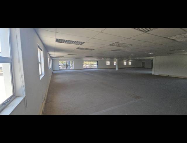 BUSINESS PROPERTY TO RENT IN HALFWAY GARDENS